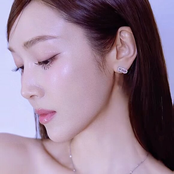 M style inspired 18k gold plated sterling silver diamond ear stud - Picture 5 of 6